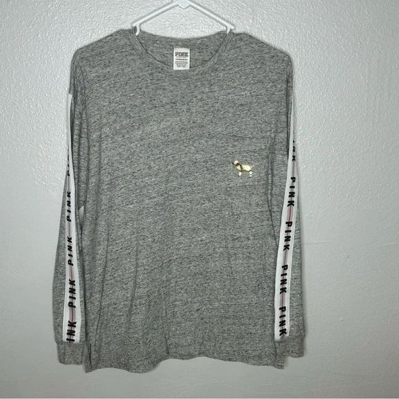 PINK VICTORIA’S SECRET OVERSIZED LOGO LONG SLEEVE TEE SOFT AND COMFY - Picture 5 of 7